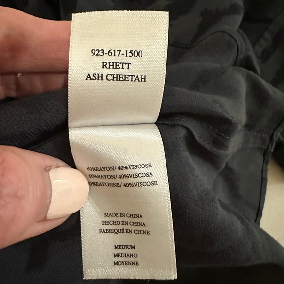 RAILS Rhett Ash Cheetah button down blouse Size medium gray and black - Picture 10 of 12